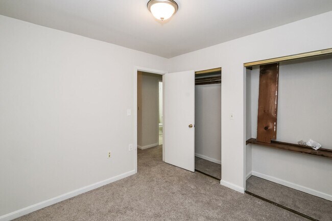 Building Photo - 6919 Taylor Manor Ave