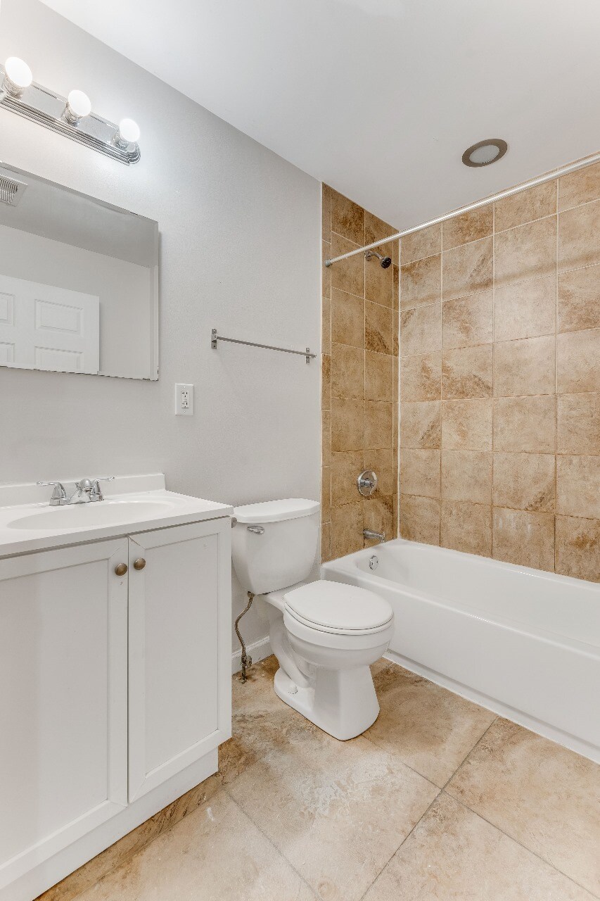 Building Photo - 1816 Cecil B. Moore Ave