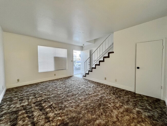Building Photo - Apartment for Rent