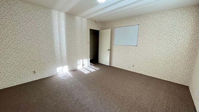 Building Photo - "The Rock" - 6 Bedroom House by Cal Poly