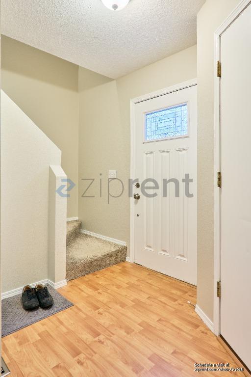 Building Photo - Unit