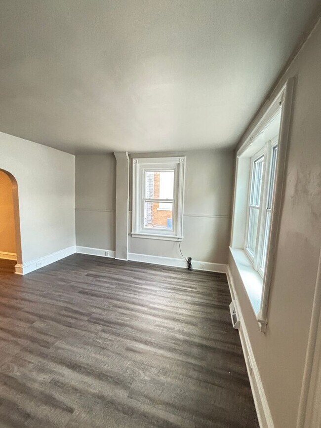 Building Photo - 2 BR Home Available in Catasauqua, PA