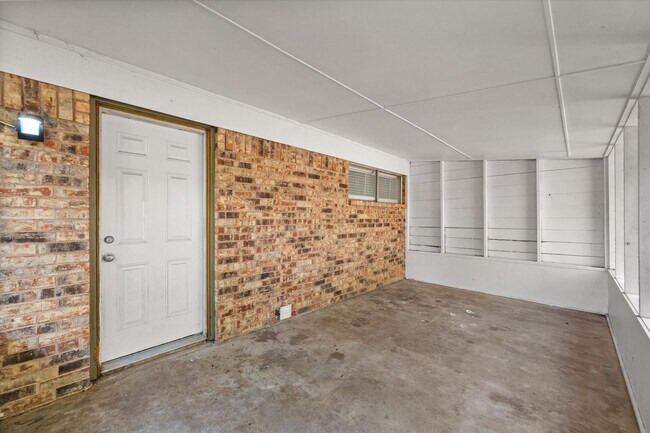 Building Photo - 1803 Harry Ct