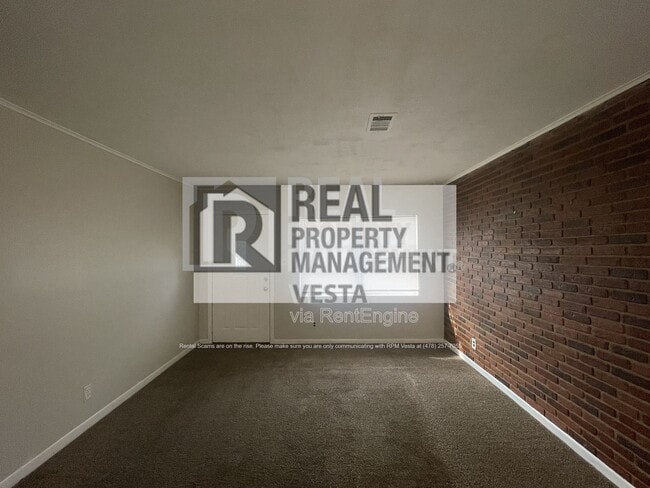 Building Photo - 4342 Pinedale Dr