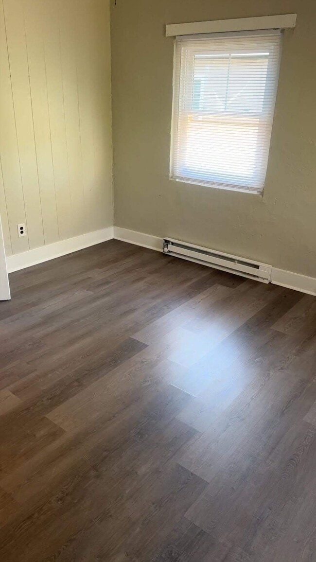 Building Photo - 805 Rountree Ave SE