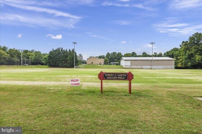 Building Photo - 15605 Everglade Ln