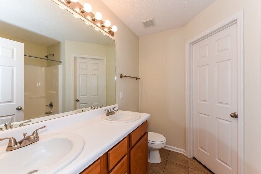 Building Photo - 4852 Nina Marie Ave