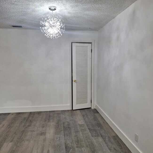 Building Photo - 7344 SW 8th Ct