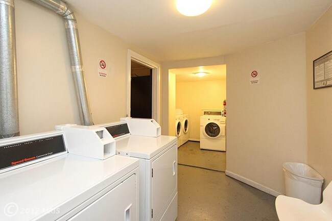 Building Photo - 1421 Columbia Rd NW