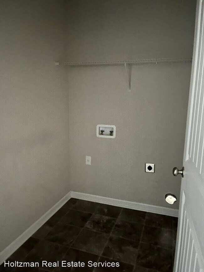 Building Photo - 4 br, 2.5 bath House - 1511 Bayberry Drive