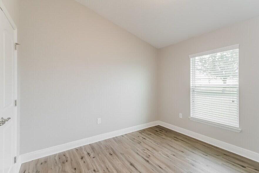 Building Photo - 7083 Lamium Ct