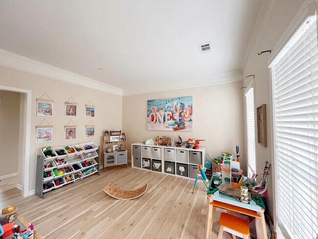 Building Photo - 514 Adeline Ct