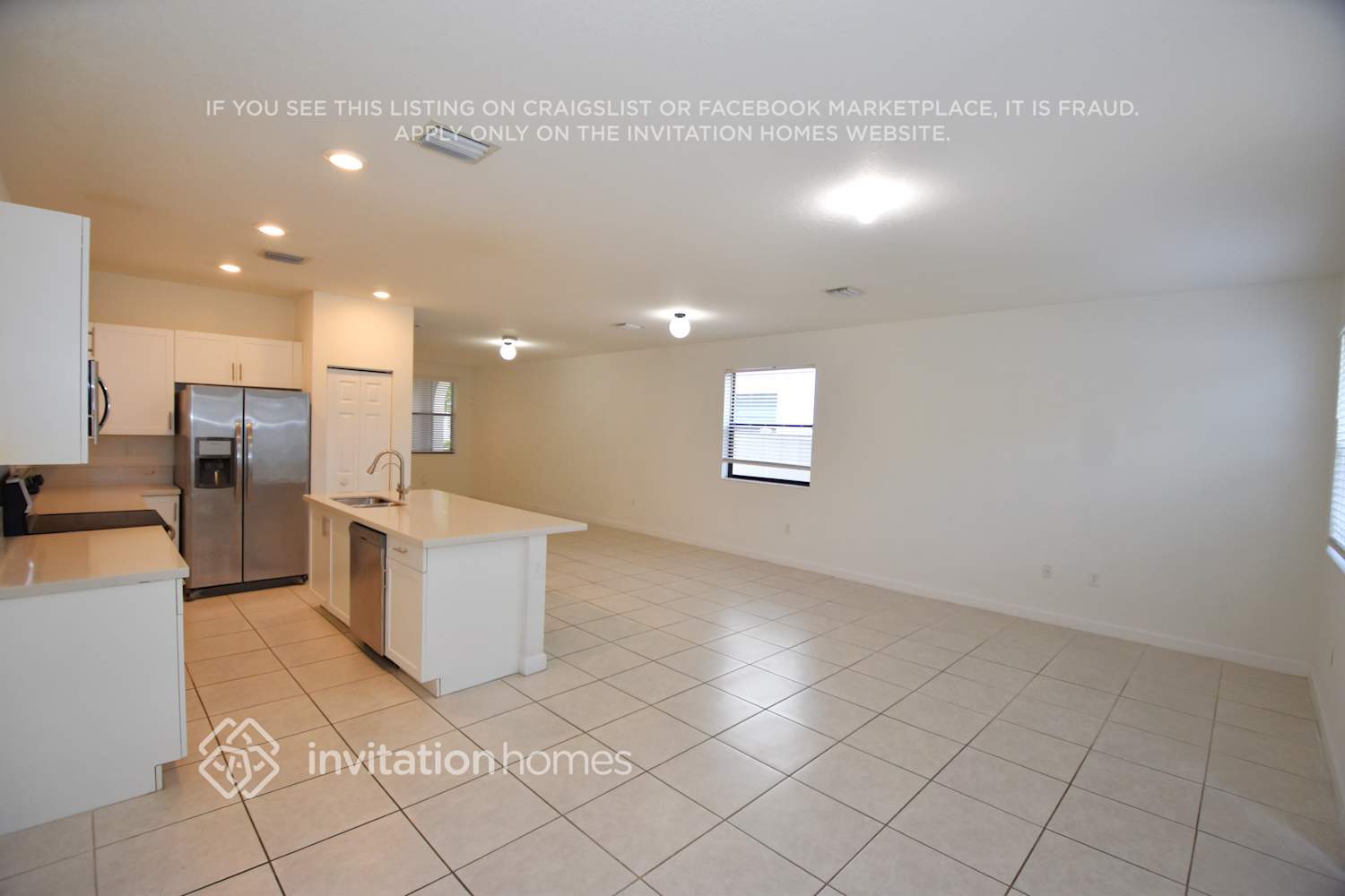 Building Photo - 3407 W 109th Pl