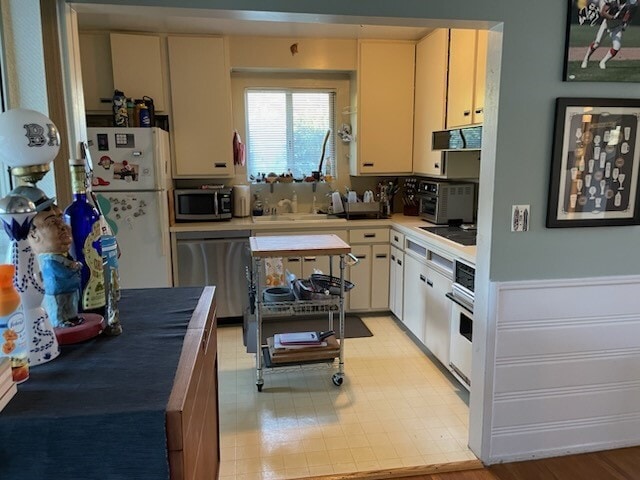 Primary Photo - 3270 Rosewood Ave