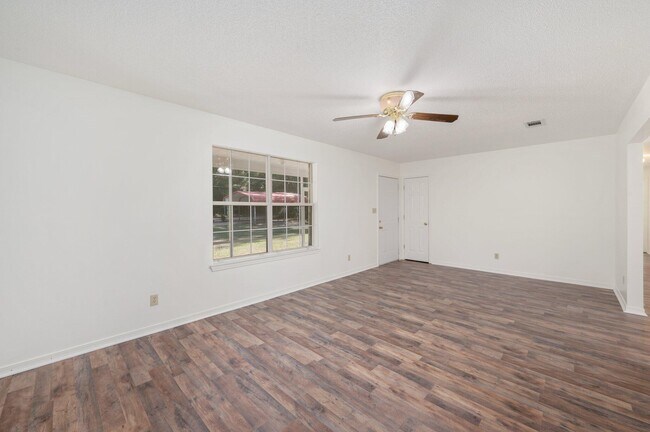 Building Photo - 624 Hill St