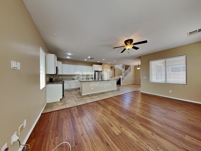 Building Photo - 38549 N Reynosa Dr
