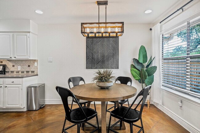 Building Photo - 7108 Dallas Dr