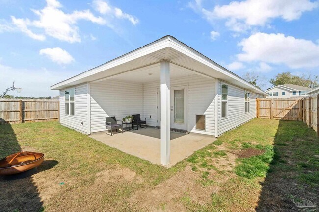 Building Photo - 5252 Peach Dr