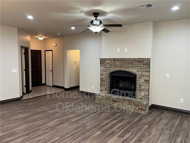Building Photo - 4513 Wagner Lake Dr