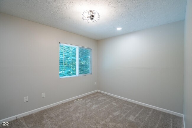 Building Photo - 1364 S Talbott St