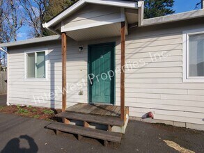 Building Photo - 2622 SE 84th Ave
