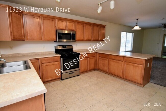 Building Photo - Rancho Marana 3 Bed 2 Bath + Den