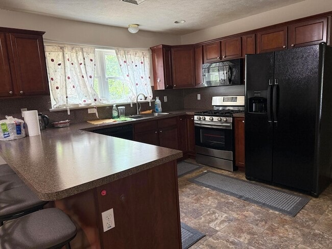 Building Photo - 3051 Briarwood Dr