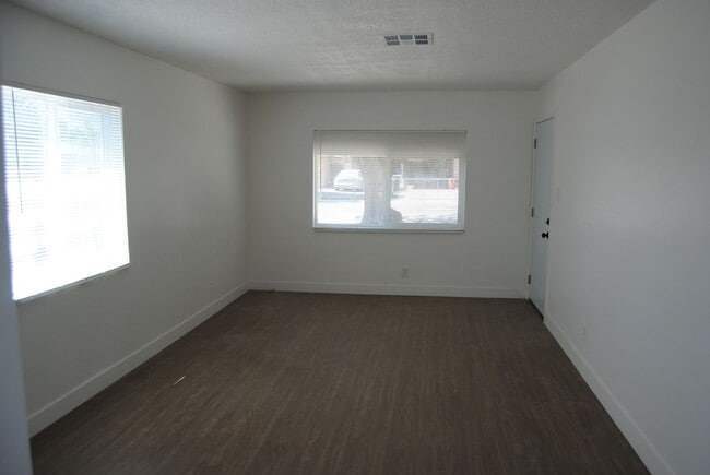 Building Photo - 5812 Clayton St