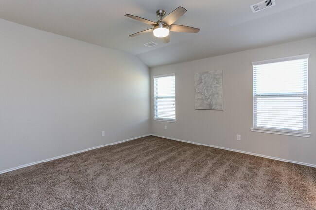 Building Photo - 9922 Southern Bayberry Dr