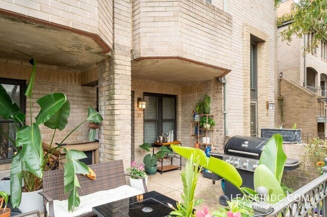 Building Photo - 1325 13th St NW