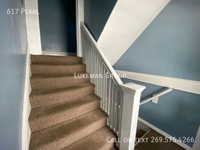 Building Photo - 617 Pearl-