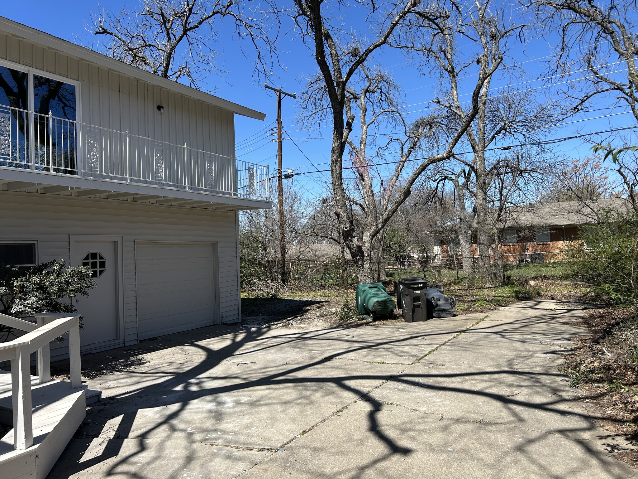 Driveway/Patio/Balcony - 3404 Martin Lydon Ave