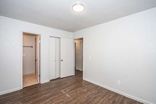 Building Photo - Great  3 Bed 2 Bath in Yukon!