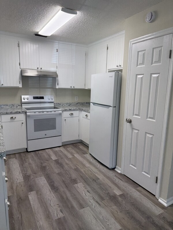 Building Photo - 273 Norman Dr