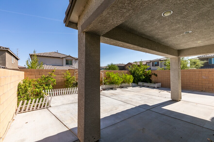Building Photo - 6442 Kobe Knoll Ct