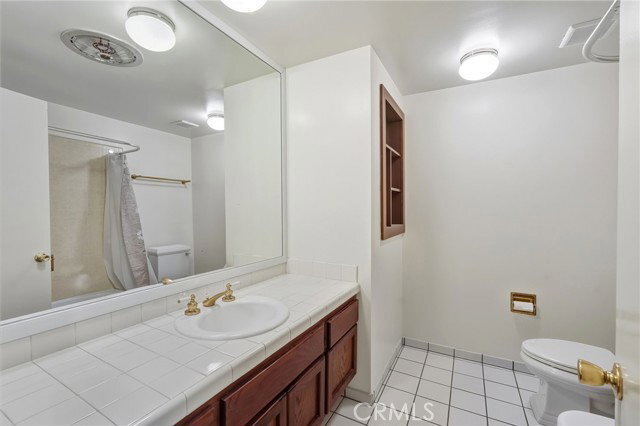 Building Photo - 5057 Shirley Ave