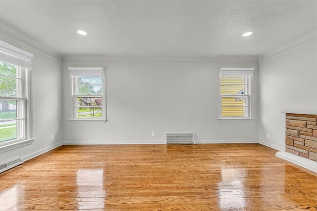 Building Photo - 936 Elbon Rd