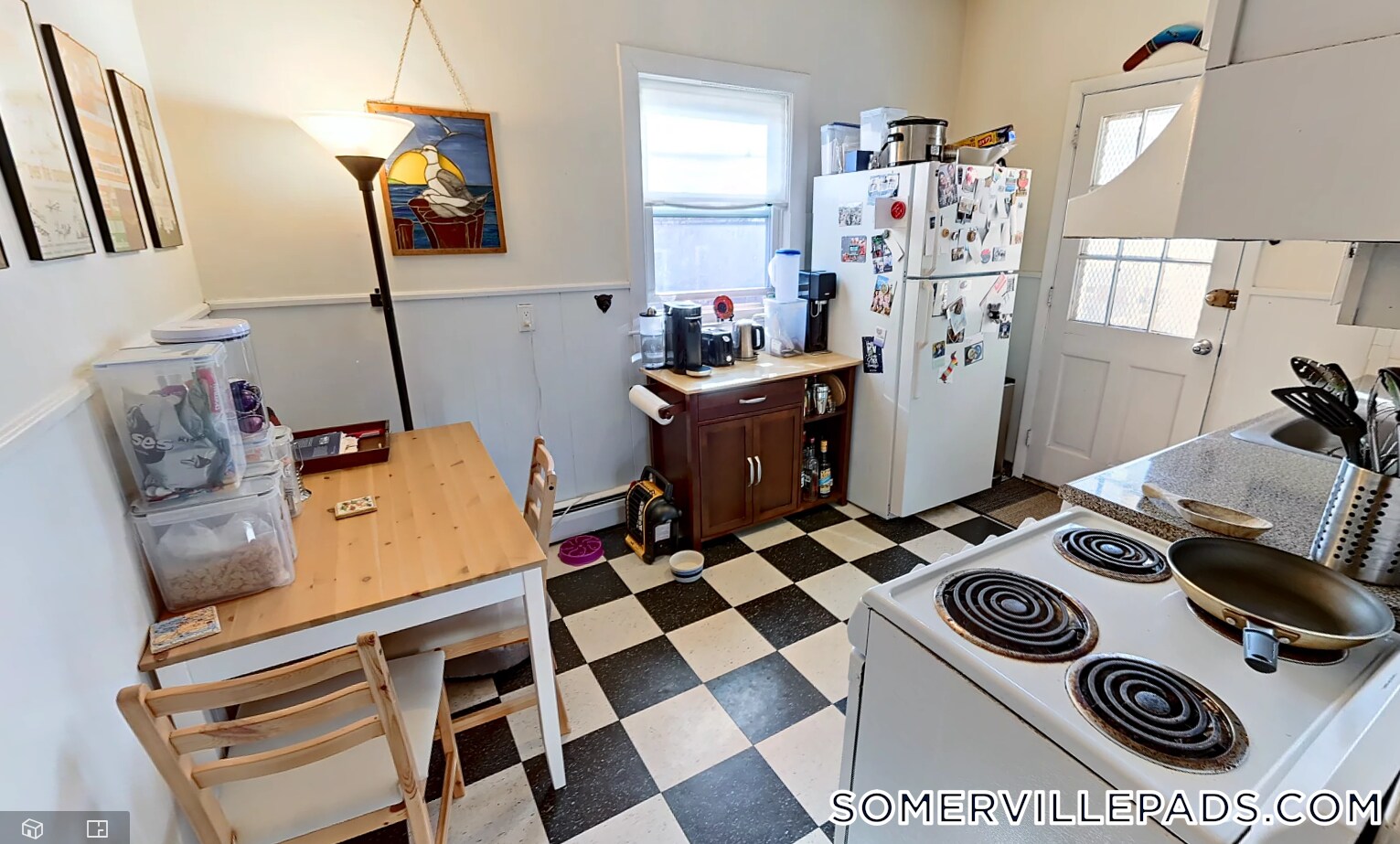 Building Photo - 3 Calvin St