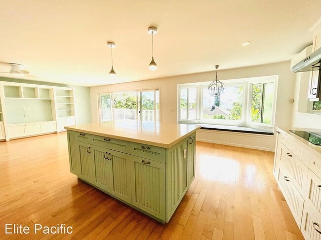 Building Photo - 4 br, 2 bath House - 1342 Mokolea Dr.