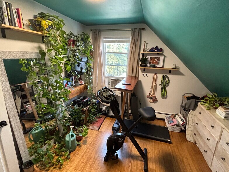 Bedroom 2 - 111 Glenwood Ave