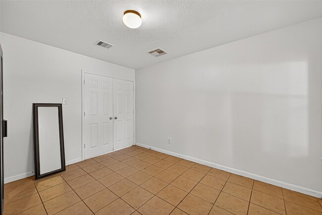 Building Photo - 16547 Lanesborough Dr