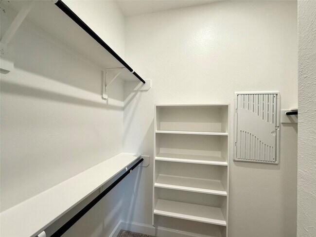 Building Photo - 8710 Incandesce Rise Dr