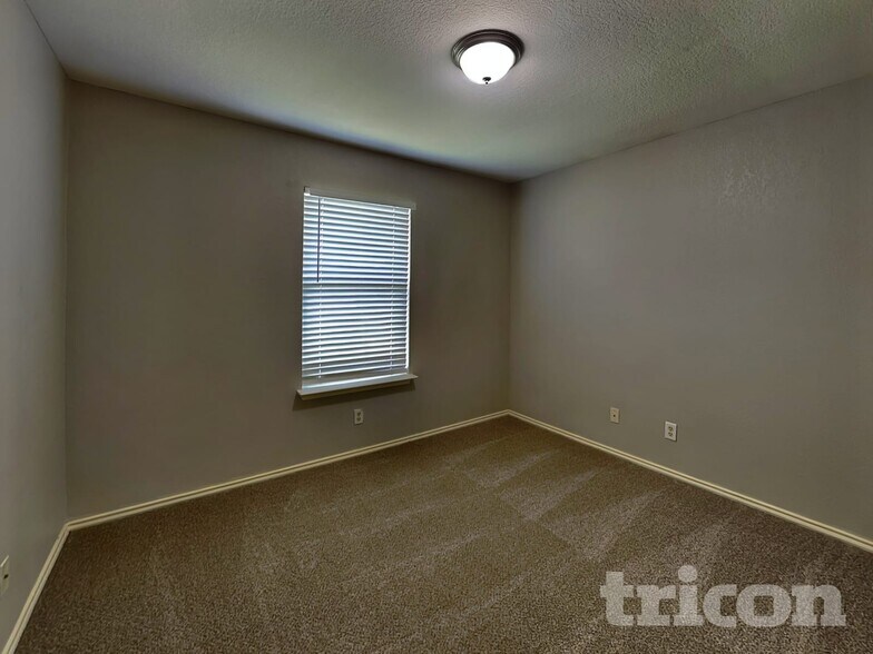 Building Photo - 8203 Maple Meadow Dr