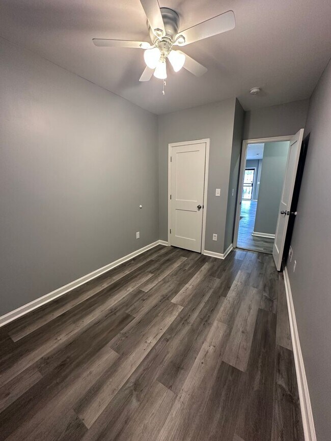 Building Photo - Section 8 Approved. Beautiful 4 bed, 1.5 house for rent