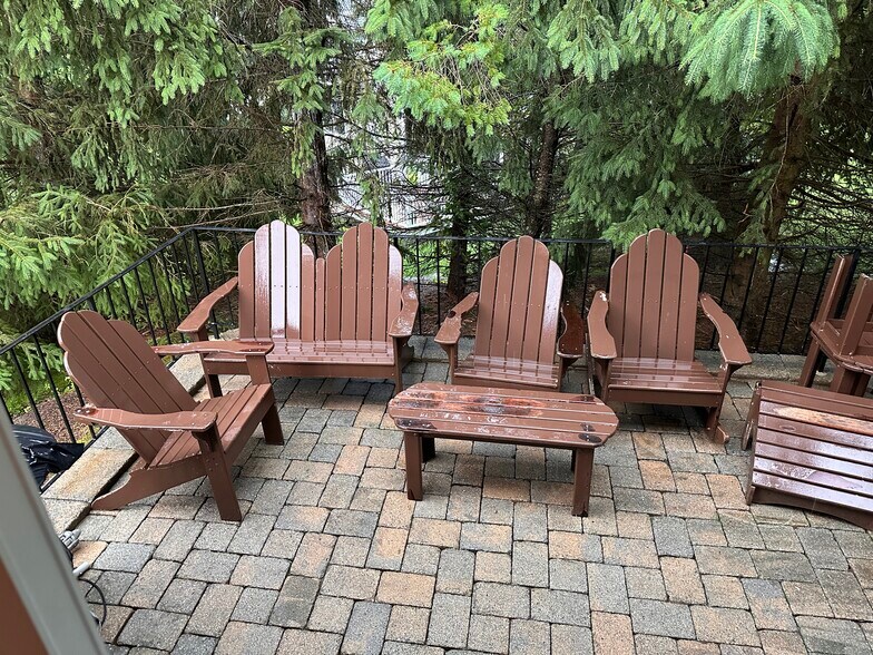 Deck - 6 Wyeth Dr