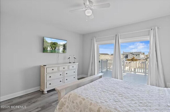 Building Photo - 207 Carteret Ave