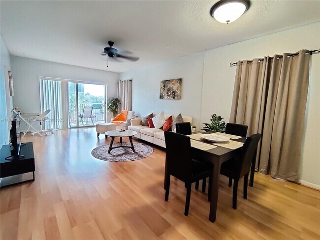 Building Photo - 4117 Bougainvilla Dr