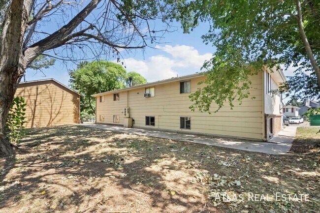 Building Photo - 4445 Stover St