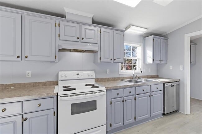 Building Photo - 5320 Long Branch Rd