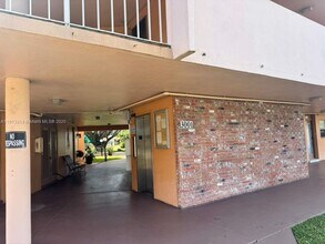 Building Photo - 3001 NW 46th Ave